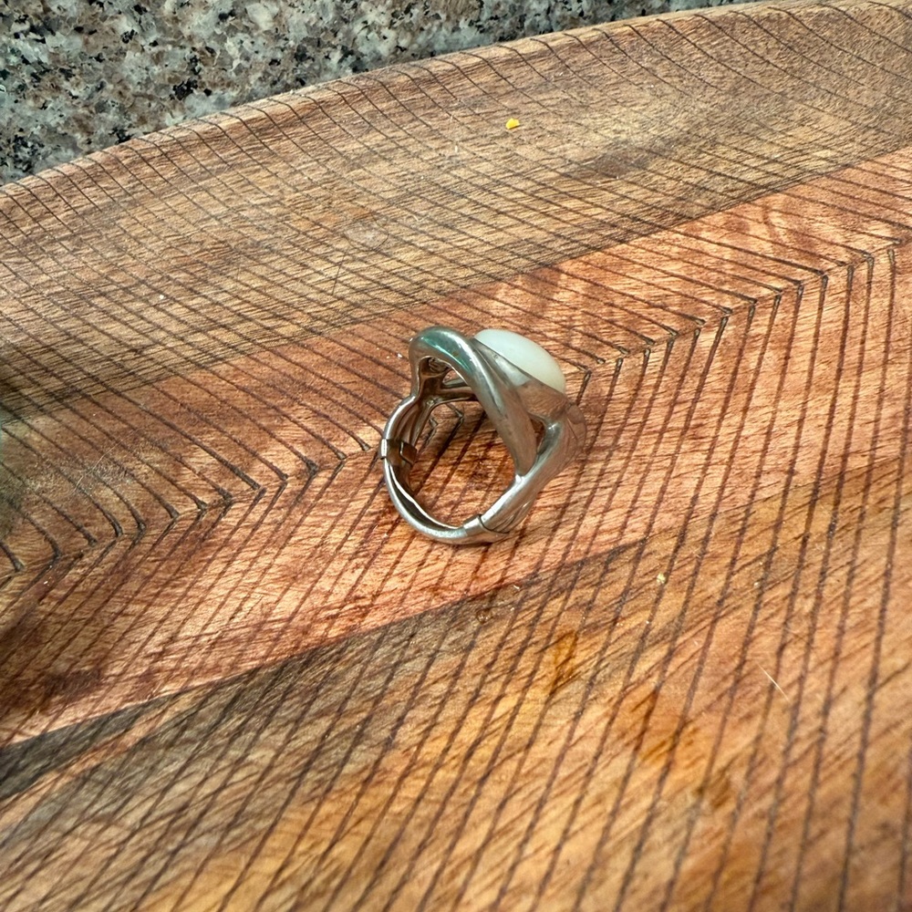 Sterling Silver 925 Ring with White opal Stone - Picture 2 of 4